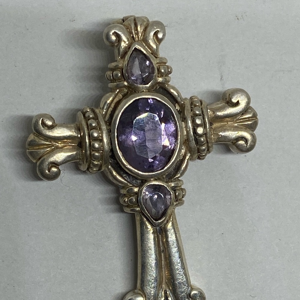 Vintage Cross with Purple Amethyst Center Stone - Picture 8 of 9
